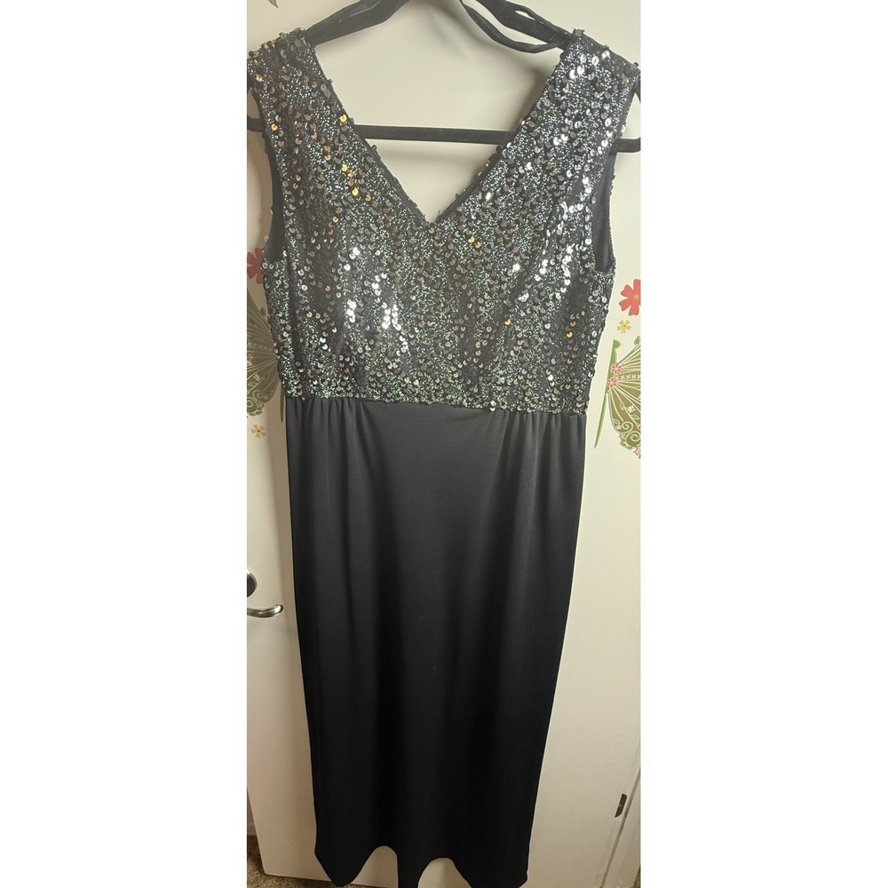 Vintage Black Sequin Evening Gown Size‎ 14 Sleeveless V Neck Formal Dress